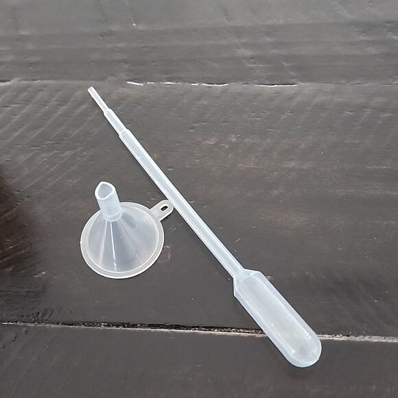 AMBER GLASS Spray Bottles 4 oz Each With Funnel & Extra Spray Nozzles Set of 2 - Picture 2 of 5